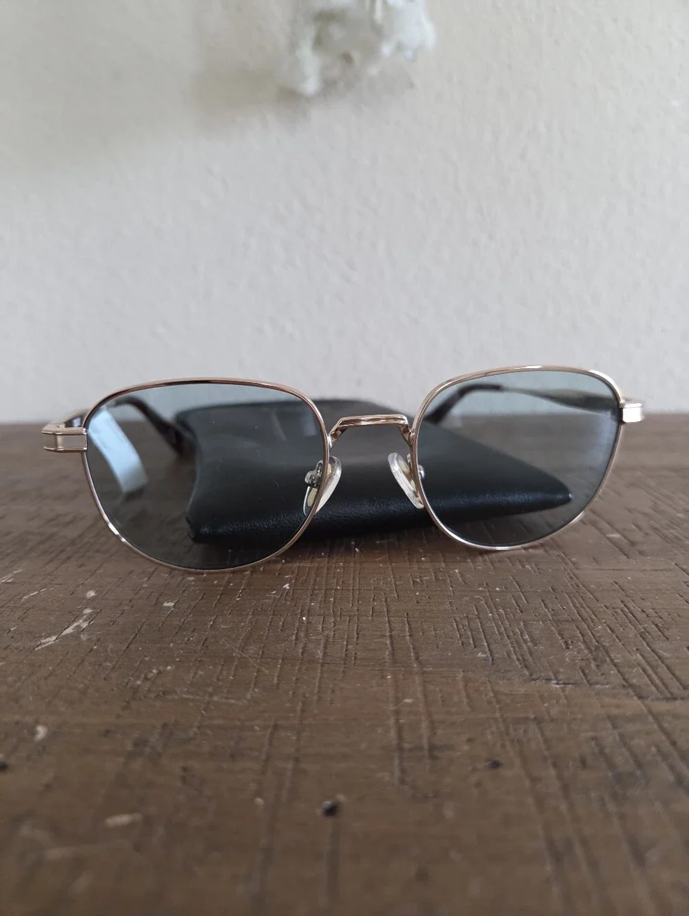 Quay Born Ready Sunglasses NWT $95 Unisex Gold Frame / Aqua Lens Retro